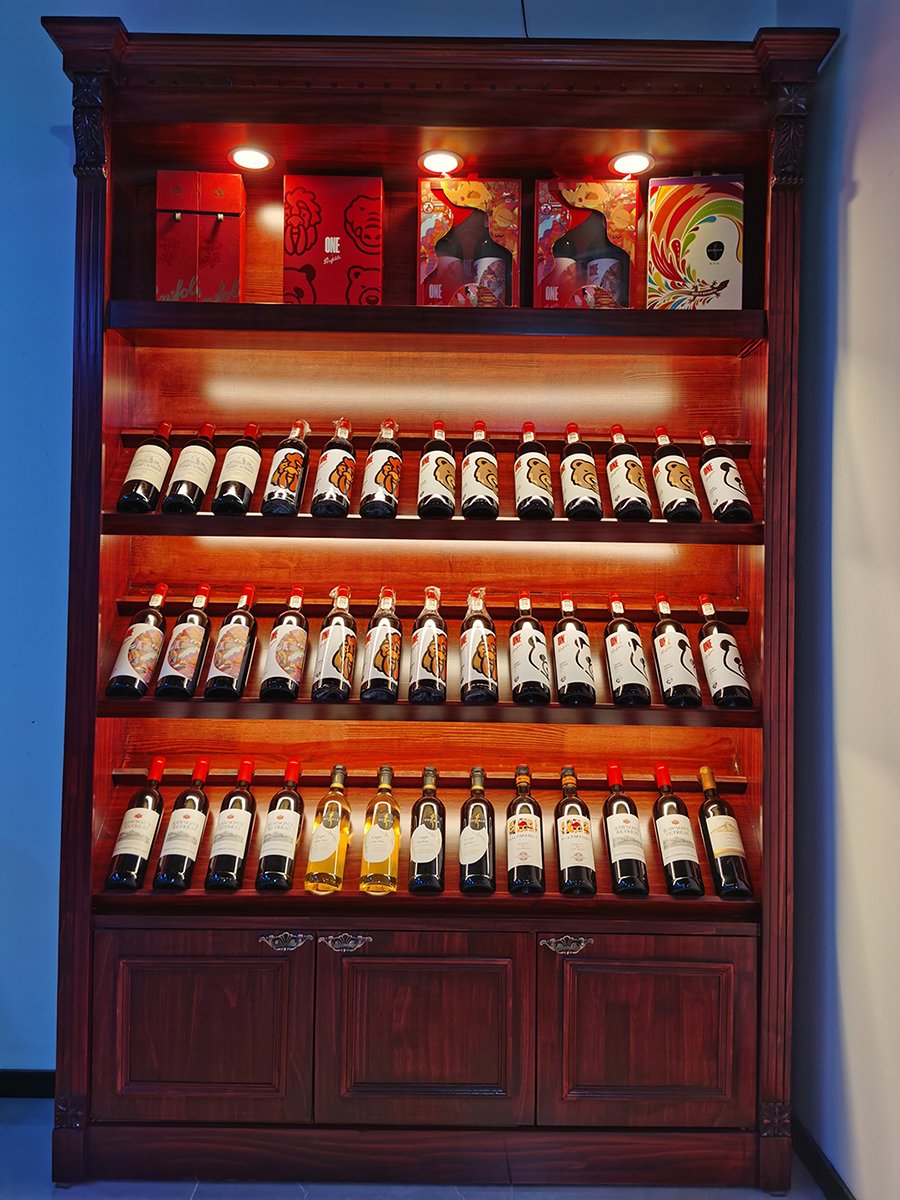 青岛澳菲客酒行市北店盛大开张，为消费者提供全新品质体验